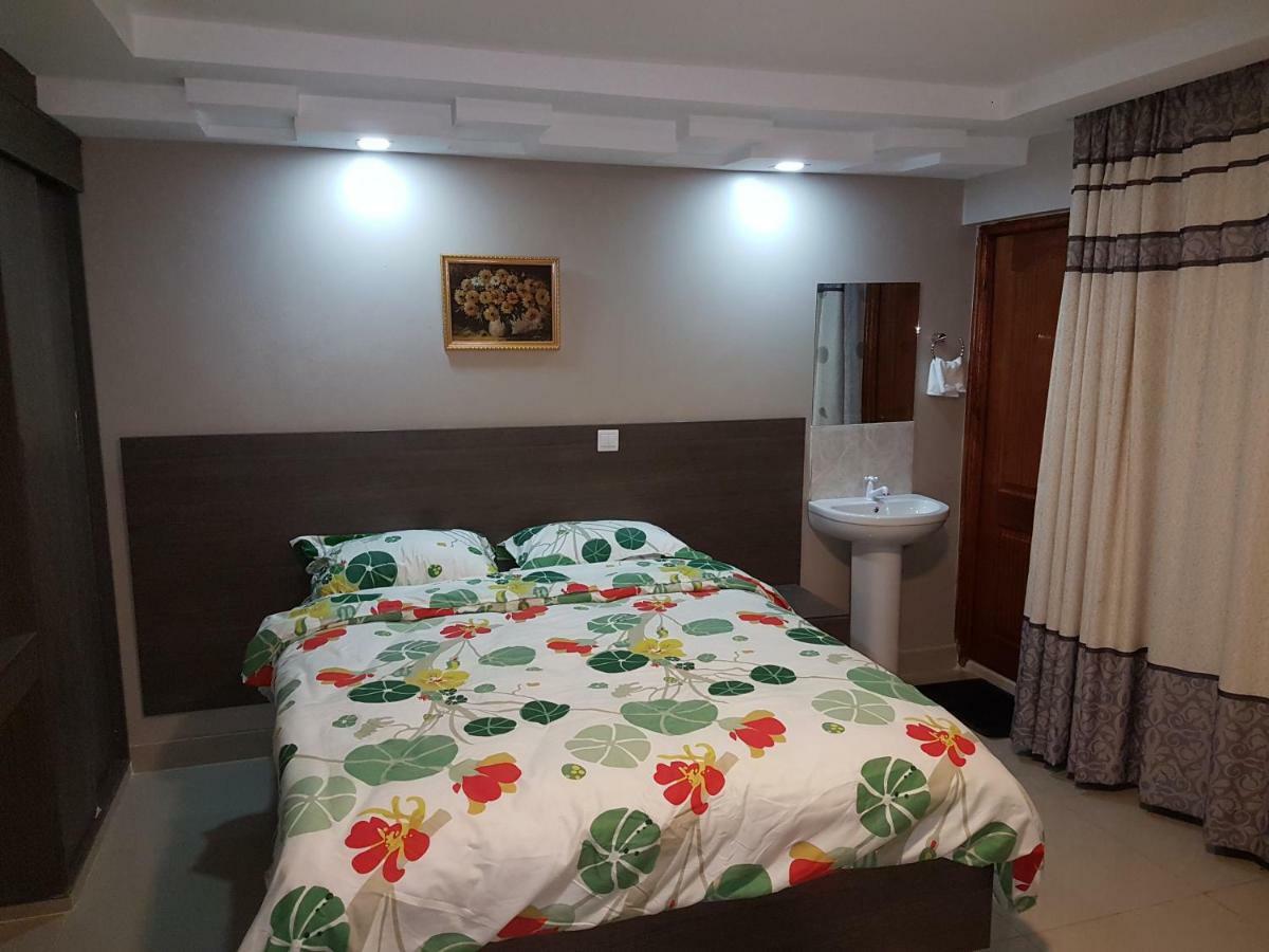 Adala Motel Meru Buitenkant foto